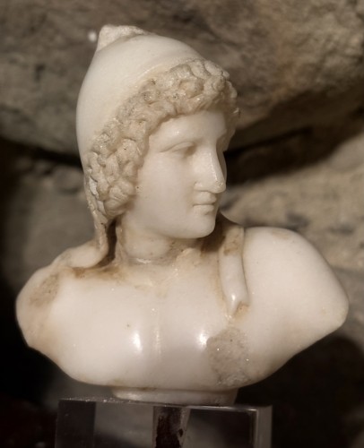 Petit Buste Maniériste d'Attis en Marbre 16e - Sculpture Style Renaissance