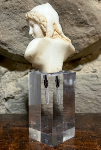 Renaissance - Petit Buste Maniériste d'Attis en Marbre 16e