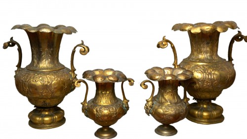 Vases en cuivre repoussé et doré époque Renaissance