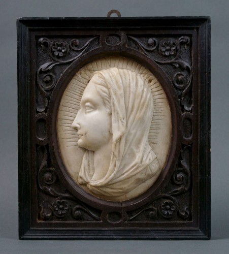 XVIIIe siècle - Profil de Vierge Médaillon en marbre 18e siècle