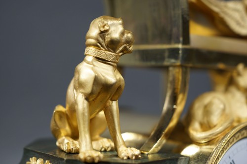 Antiquités - &quot;The Cup-and_ball Lesson&quot;, Empire Ormolu Bronze Mantel Clock