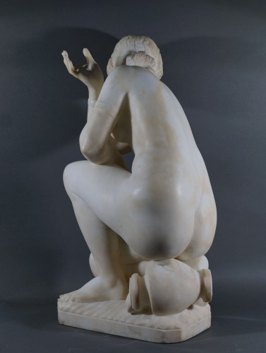 Napoléon III - Venus accroupie grande sculpture en albâtre