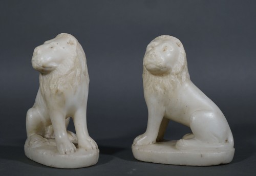 Sculpture  - Pair of small marble guardian lions, Venice, 16th century.