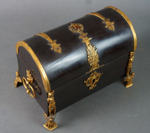 Domed Ebony, Gilt Bronze and Hard Stone Casket - Italy17th Century - Objects of Vertu Style Louis XIII