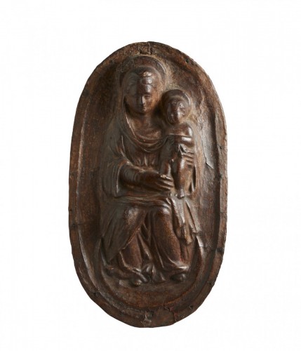 XVIIe siècle - Relief en cuir représentant la Madone intronisée avec l'Enfant sur ses genoux