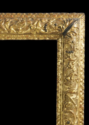 Objet de décoration  - Cadre en bois sculpté, doré et polychromé