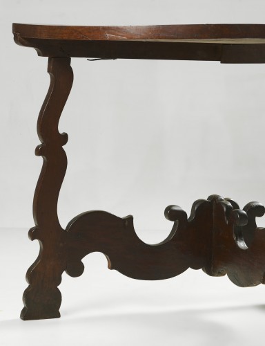 Antiquités - Round table formed by two consoles in walnut, Northern Italy, 17th century