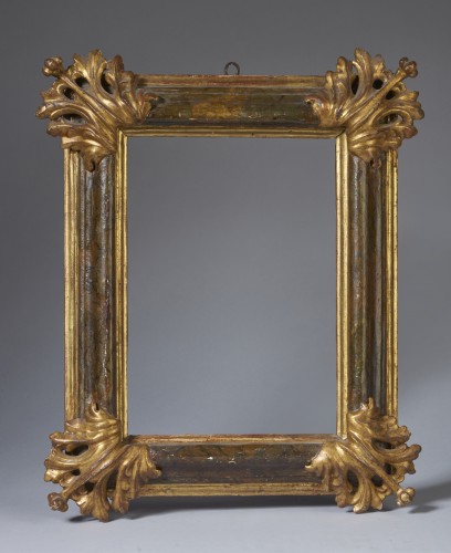 Cadre en bois sculpté, laqué et doré, Émilie XVIIe siècle - Objet de décoration Style 