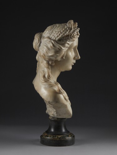 Sculpture  - Marble bust of Ceres, Roman goddess of earth and fertility