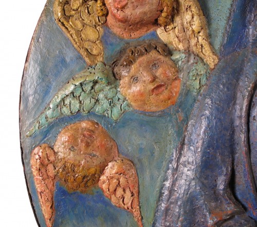 Vierge à l'Enfant, tondo en terre cuite polychrome du XXe siècle - Antichità Santa Giulia