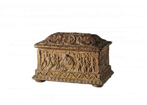 Pastiglia box of the renaissance