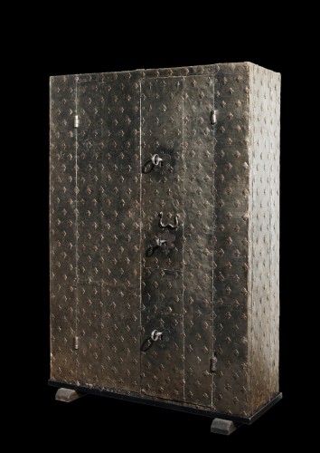 Antique safe  Northern Italy, 17th century - 