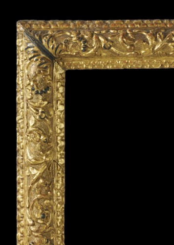 XVIe siècle et avant - Cadre en bois sculpté, doré et polychromé