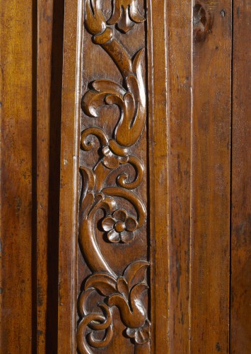 Antiquités - Armoire en noyer, Italie du Nord XVIIe siècle