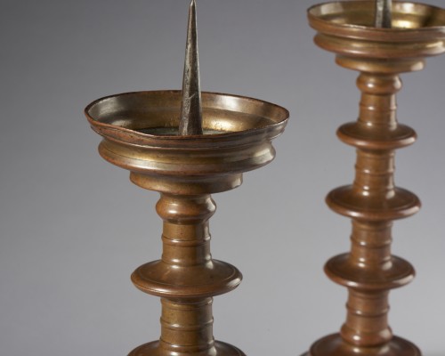 <= 16th century - Pair of bronze ring candlesticks, Tuscany 16th century