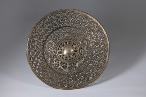 "La chasse au sanglier" Socle en cuivre repoussé, ajouré, gravé et argenté - Objets de Curiosité Style 