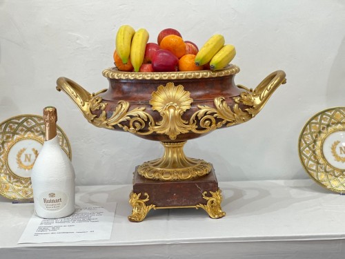 Decorative Objects  - 19th-century cherry red marble and gilded bronze planter