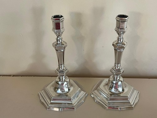 Antiquités - Pair of 18th-century solid silver candlesticks by Claude Roysard