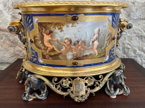 Objet de décoration Cassolettes, coupe et vase - Jardinière en porcelaine de Sèvres signée Wiese, Paris 1860