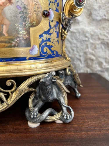 Antiquités - Jardinière en porcelaine de Sèvres signée Wiese, Paris 1860