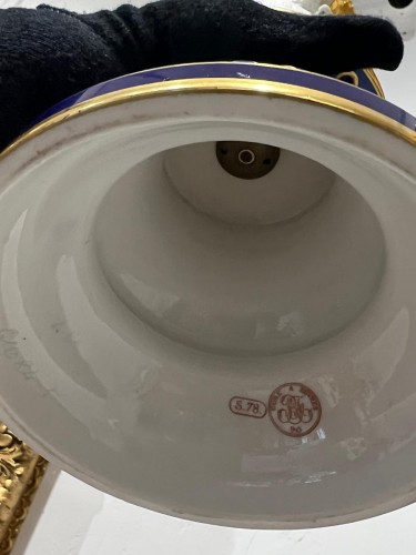 Antiquités - Pair of Sèvres biscuit porcelain and gilt-bronze candlesticks, late 19th century