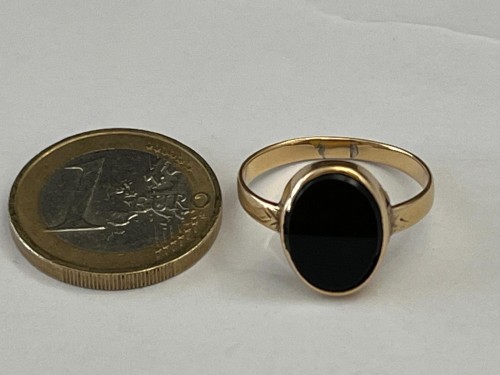 Bijouterie, Joaillerie  - Bague à secret en or jaune orné d'une plaque d'onyx