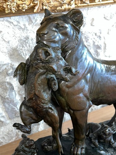 Napoléon III - Auguste Nicolas Cain (1821-1894) - Lionne portant un sanglier à ses lionceaux