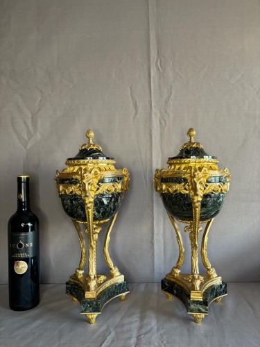 Decorative Objects  - Pair of gilt bronze and verde antico marble cassolettes, circa 1880