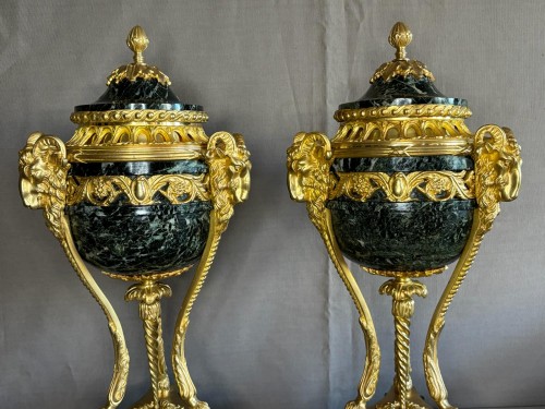 Napoléon III - Pair of gilt bronze and verde antico marble cassolettes, circa 1880