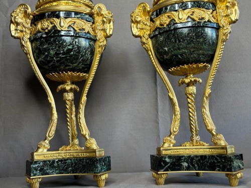 Antiquités - Pair of gilt bronze and verde antico marble cassolettes, circa 1880