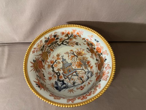 Decorative Objects  - Large 19th-century Imari porcelain and gilt bronze bowl