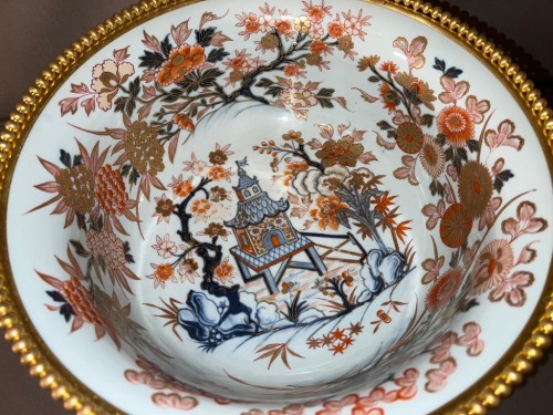 Large 19th-century Imari porcelain and gilt bronze bowl - 