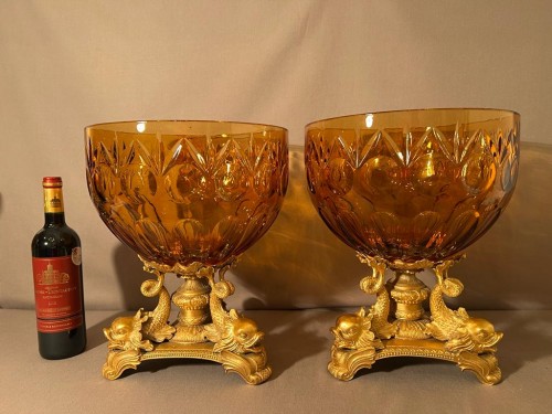 Verrerie, Cristallerie  - Paire de coupes en cristal de Bohème taillé fumée et bronze doré