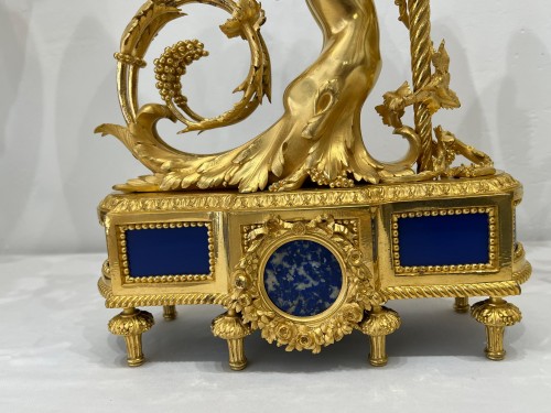 Paire de candélabres aux femmes ailées XIXe siècle - Antikvariat Nice