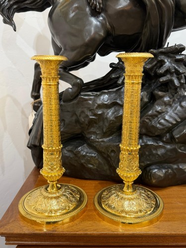 Luminaires Bougeoirs et Chandeliers - Paire de bougeoirs Restauration en bronze ciselé et doré