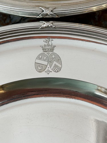 Maison ODIOT et Léonard Vincelet - Ensemble de 18 assiettes en argent massif - Antikvariat Nice