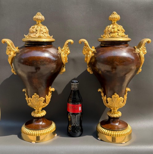 Paire de cassolettes néoclassiques en bronze patiné et bronze doré – XIXe siècle - Objet de décoration Style Empire