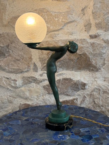Lampe Art Déco Nu Debout avec Globe Lumina par Max le Verrier - Antikvariat Nice