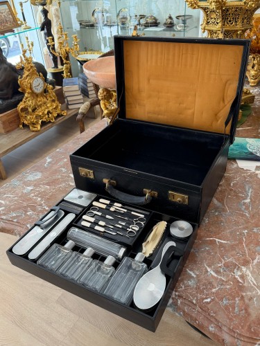 Objets de Vitrine Coffret & Nécessaire - Coffret nécessaire de voyage début XXe siècle