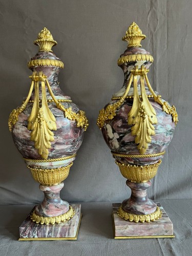 Paire de cassolettes fin XIXe en marbre Brèche de Violette et bronze doré - Antikvariat Nice
