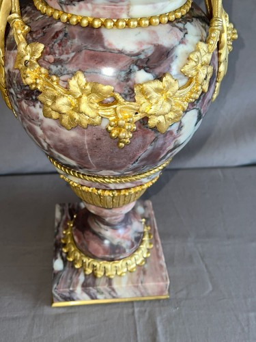 Antiquités - Paire de cassolettes fin XIXe en marbre Brèche de Violette et bronze doré
