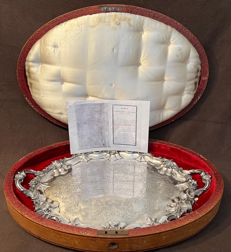 Plateau commémoratif en  argent massif, Angleterre 19e siècle - Argenterie et Arts de la table Style Napoléon III