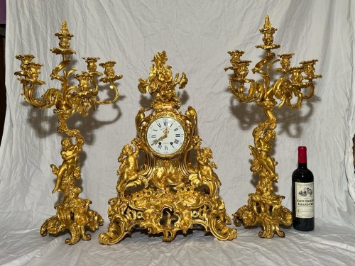 Horlogerie Pendule - Garniture de cheminée Napoléon III en bronze doré