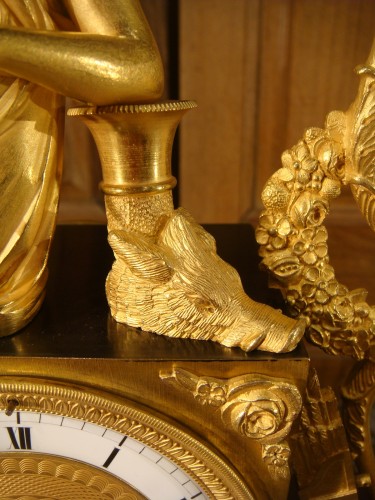 Diane Chasseresse, Pendule en Bronze d’époque Restauration - Antiquaires Balzeau & Brion