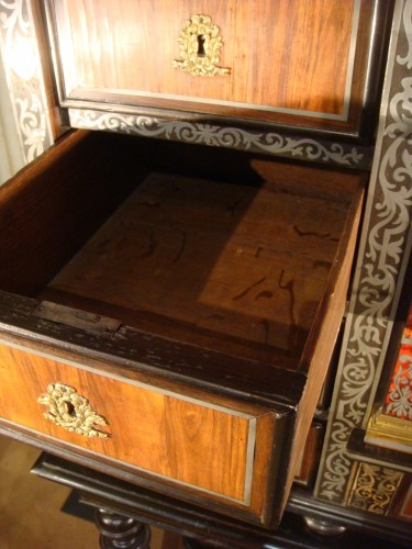 Louis XIV - Cabinet architectural Louis XIV en ébène et bois noirci à incrustation d’étain