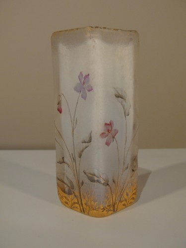 Verrerie, Cristallerie  - Daum Nancy  - Vase  Art nouveau à décor de vvolettes 