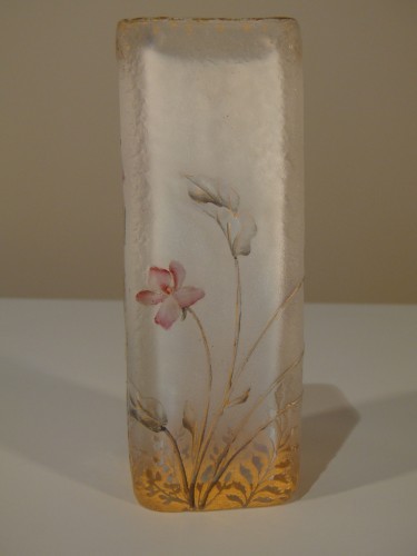 Antiquités - Daum Nancy  - Vase  Art Nouveau à décor de vvolettes 