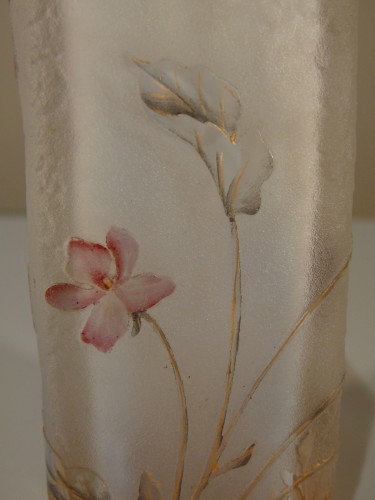 Antiquités - Daum Nancy  - Vase  Art Nouveau à décor de vvolettes 