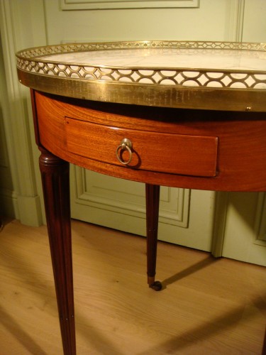 Table ronde dite bouillotte - Antiquaires Balzeau & Brion