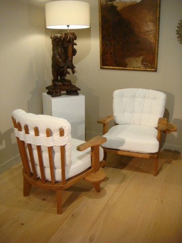 Seating  - Guillerme et Chambron - Pair of oak armchairs with glass holder